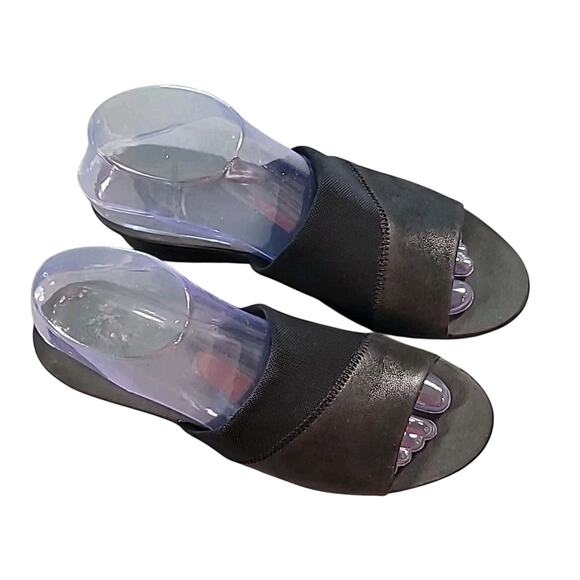 Clarks Cloudsteppers Black Comfort Slides Sandals Women’s 8M GUC - Picture 1 of 8